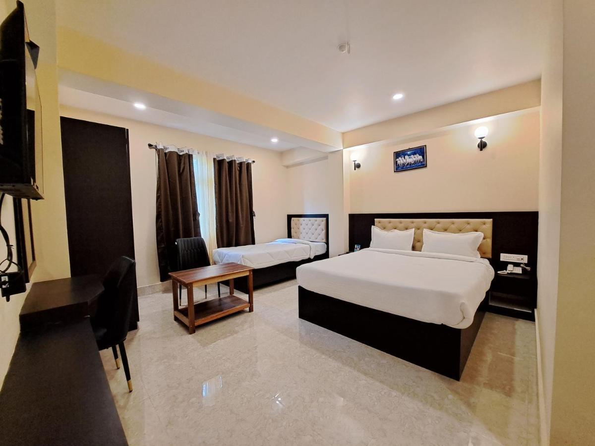 Snow White Retreat Hotel And Restaurant Гангток Екстериор снимка