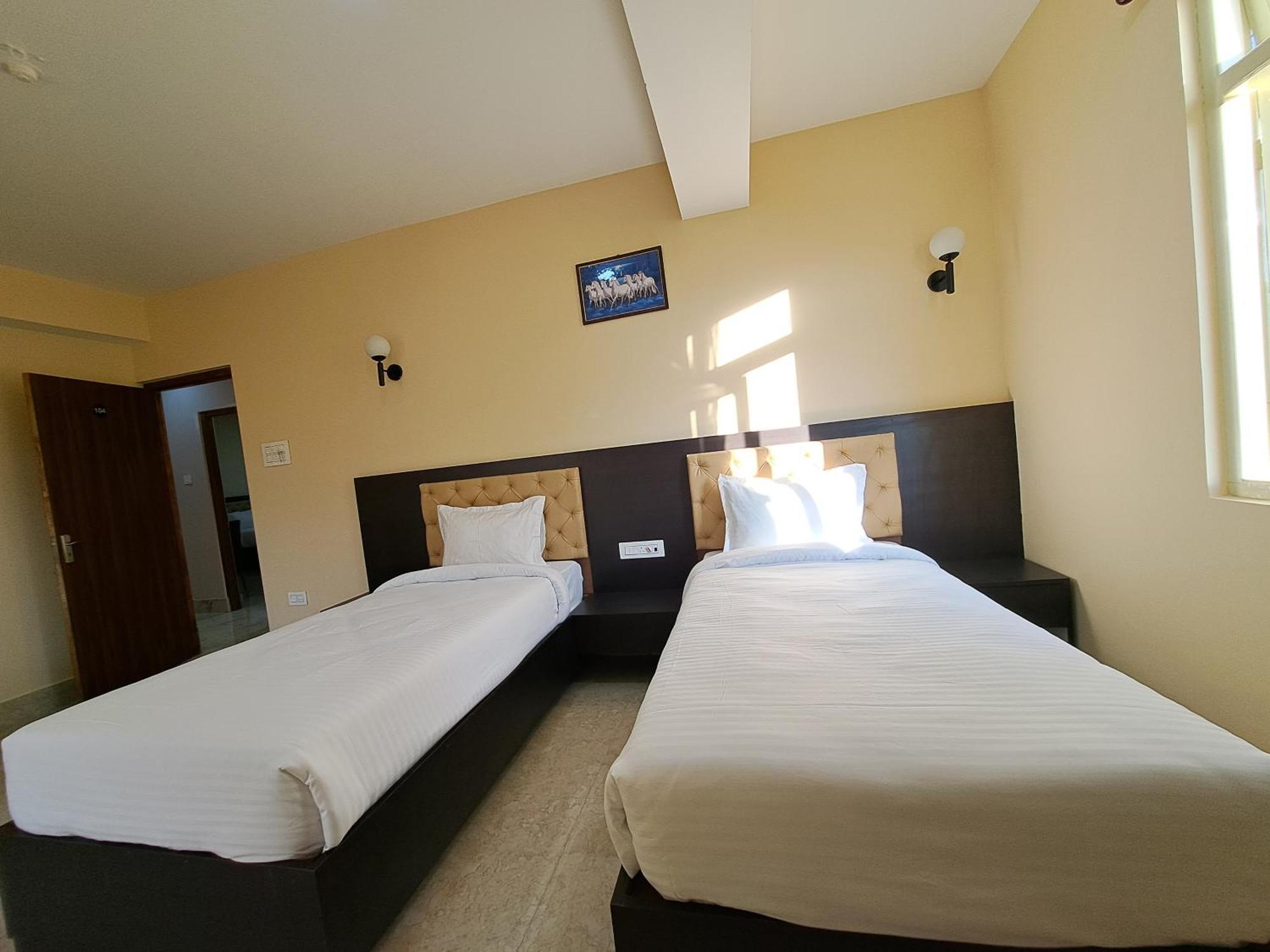 Snow White Retreat Hotel And Restaurant Гангток Екстериор снимка